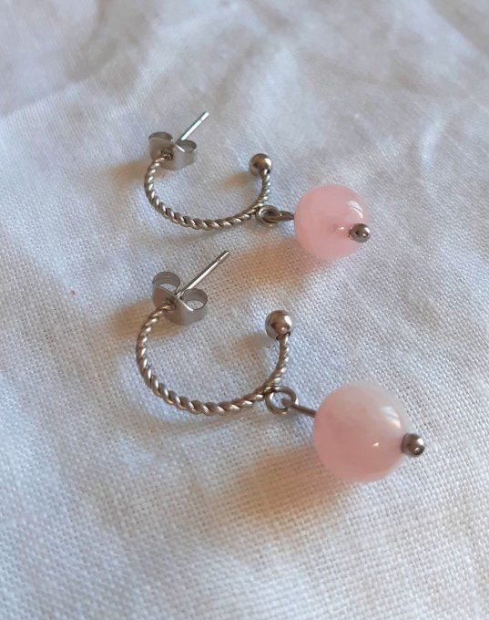 Boucles en acier argentées et quartz rose Ana