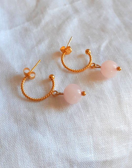 Boucles en acier dorées et quartz rose Ana